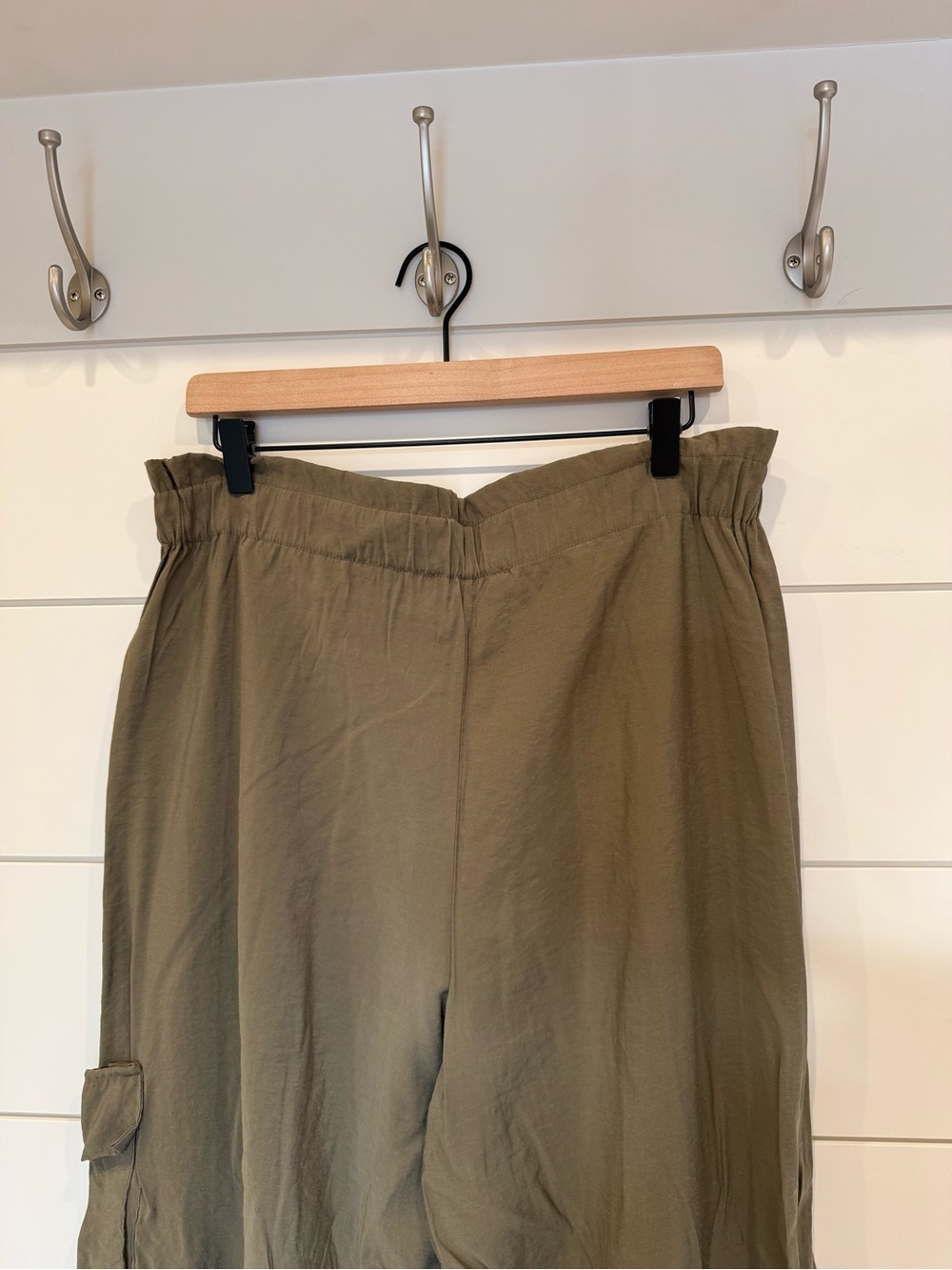 Anthropologie bungee parachute pants Medium - Picture 5 of 9